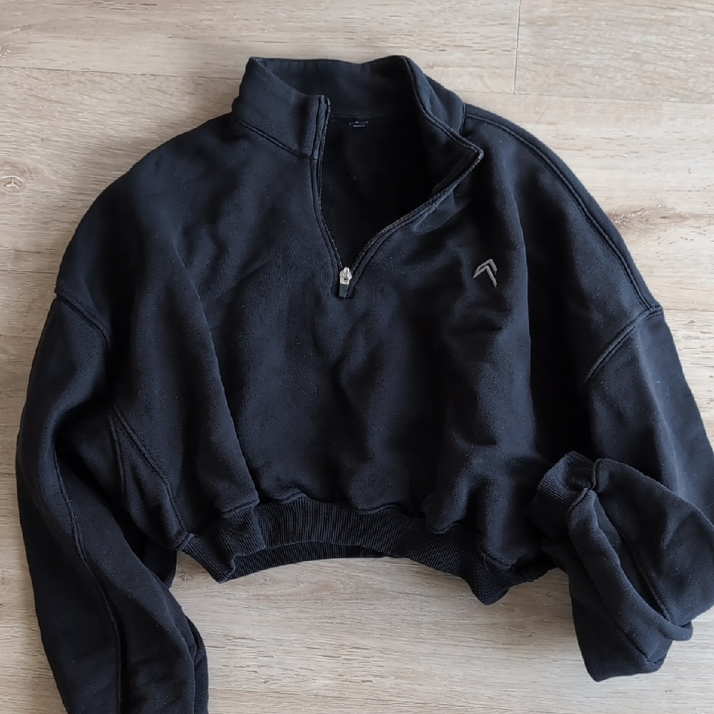 Oner Black Half-Zip Women's Sweater Cropped